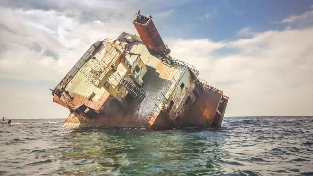 Пожар на контейнеровозе CMA CGM Petra: объявлена общая авария