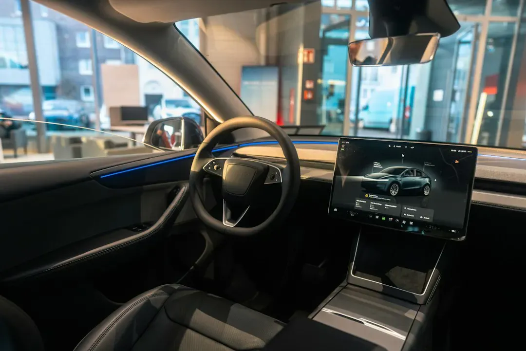 Tesla в очередной раз перенесла презентацию нового Roadster – теперь на 15 октября
